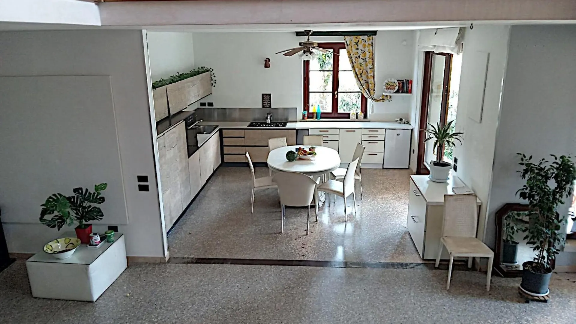 Lemon Villa Family Rooms Cavalcaselle Italië