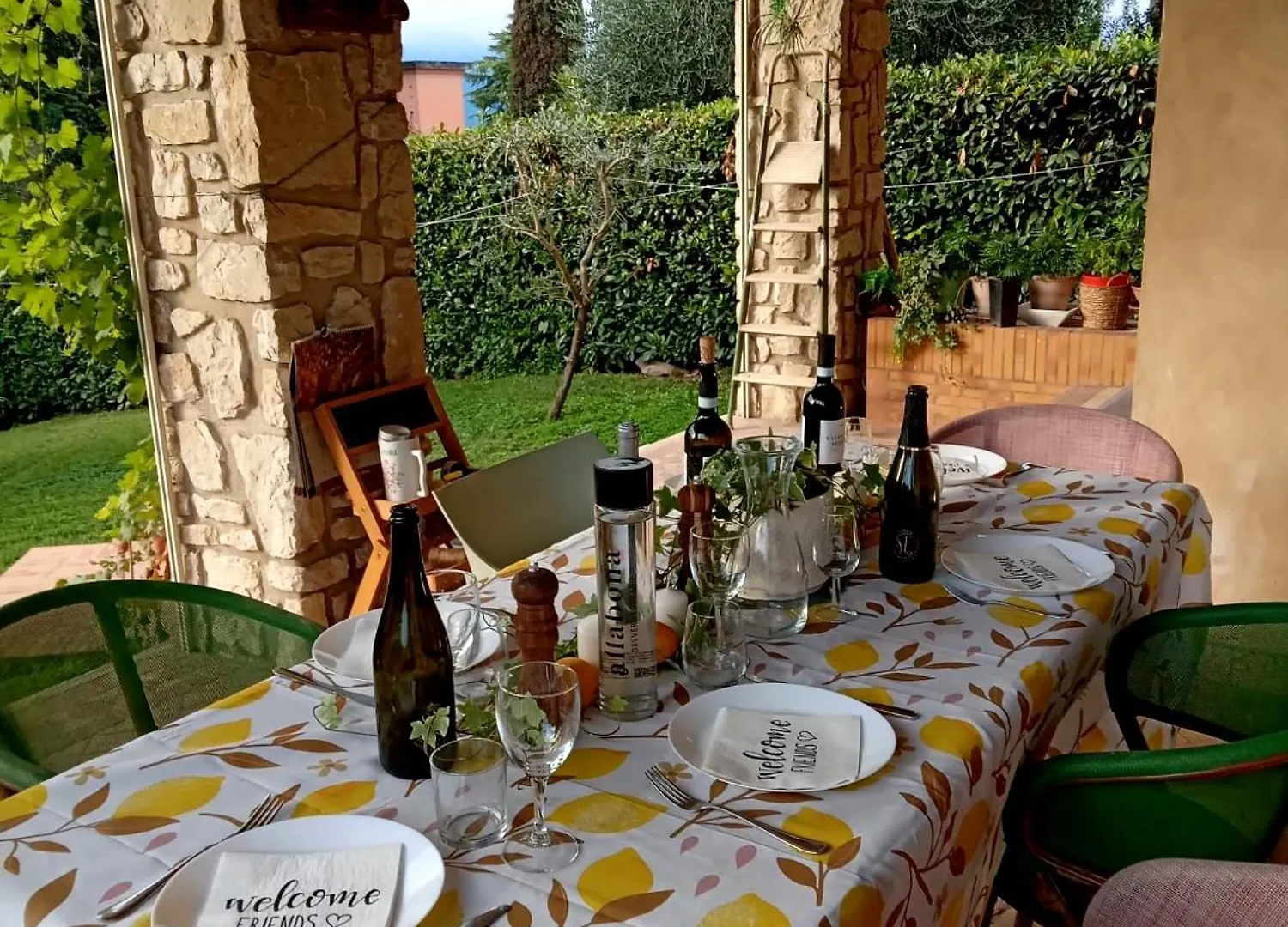 Lemon Villa Family Rooms Cavalcaselle Accommodatie bij particulieren